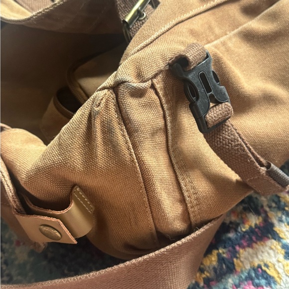 Canvas neutral messenger bag with many pockets & adjustable strap - Picture 14 of 14